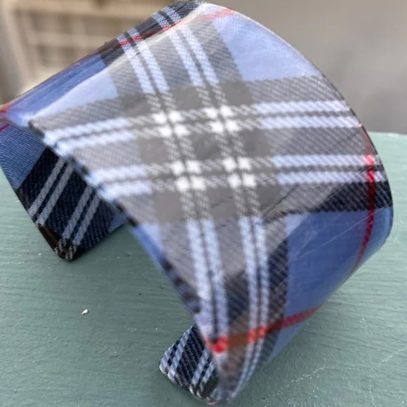 SUPER FUN Tartan Arcrylic Cuff NWT - Picture 3 of 4